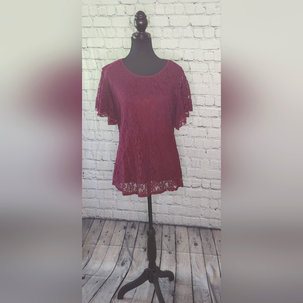 Floral lace top